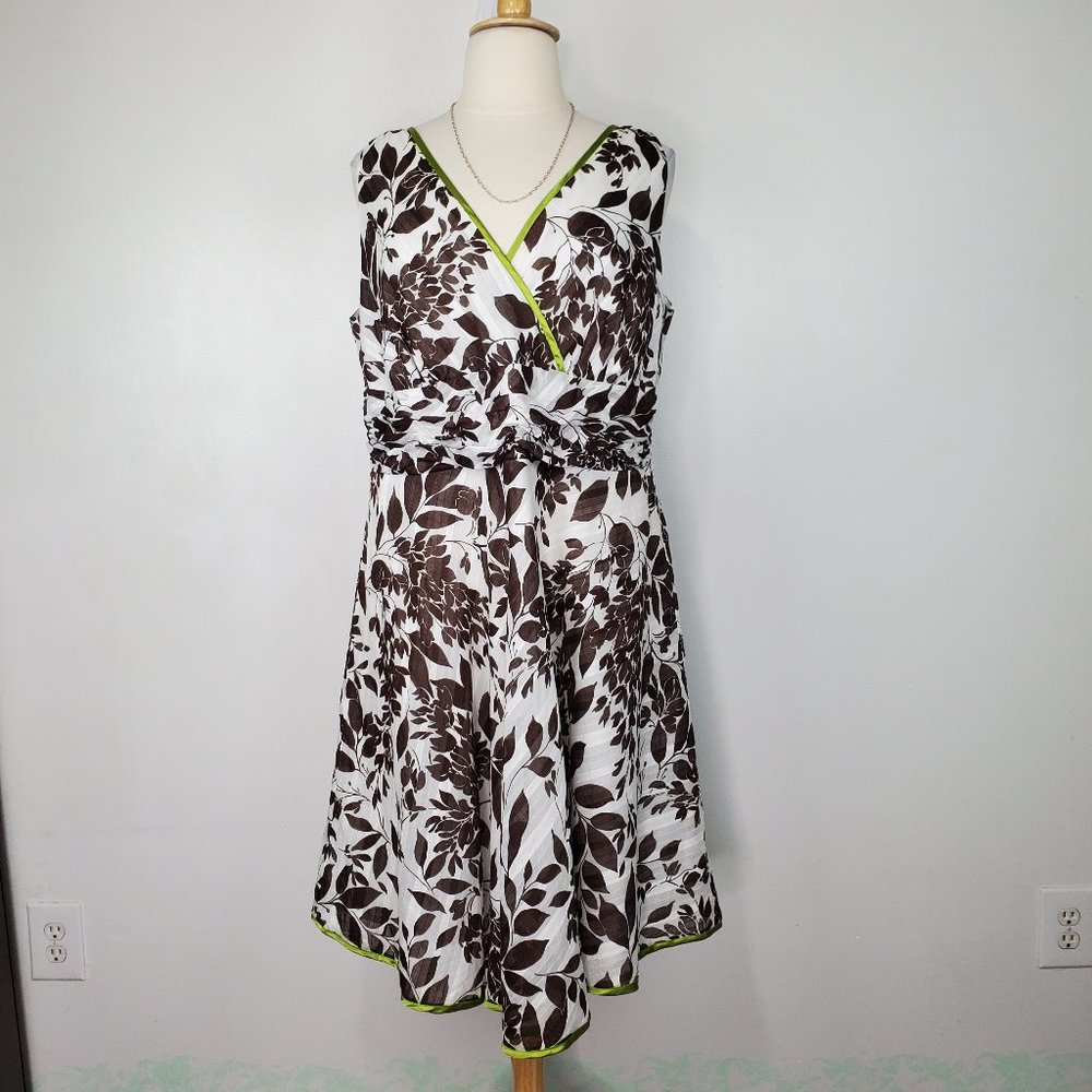 Robbie Bee Y2K Leaf Pattern V-Neck Sleeveless Cottagecore Dress Size 22W